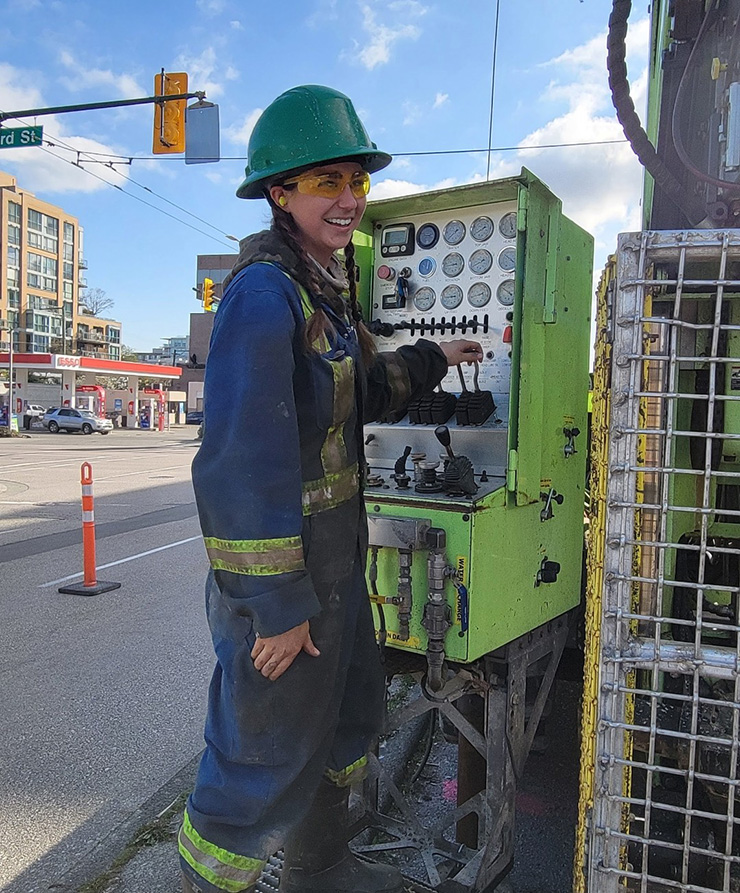 Sarah McCulloch - (Resources Drilling Technician ’20) Drillers Assistant, Geotech